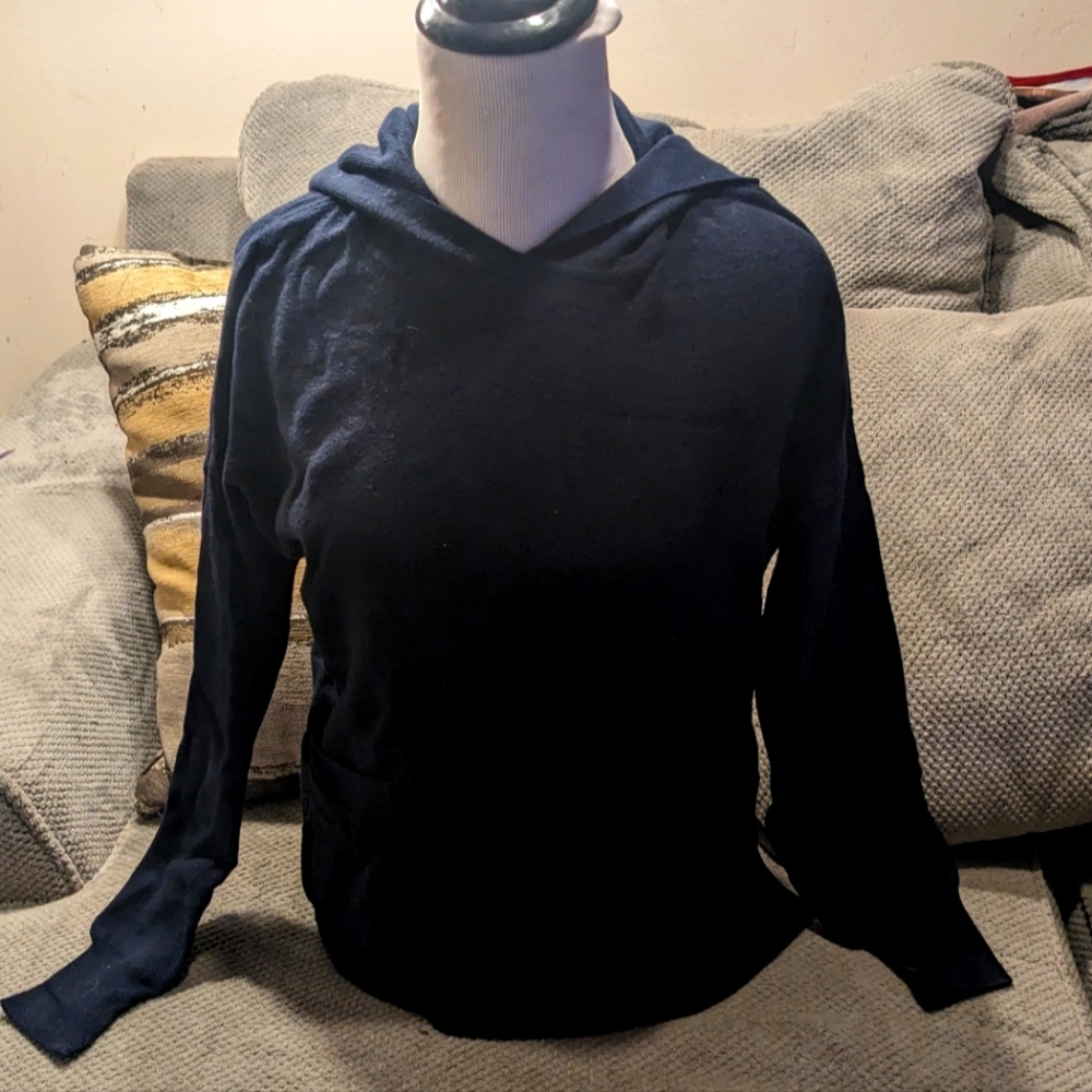 Women's Banana Republic navy blue sweater